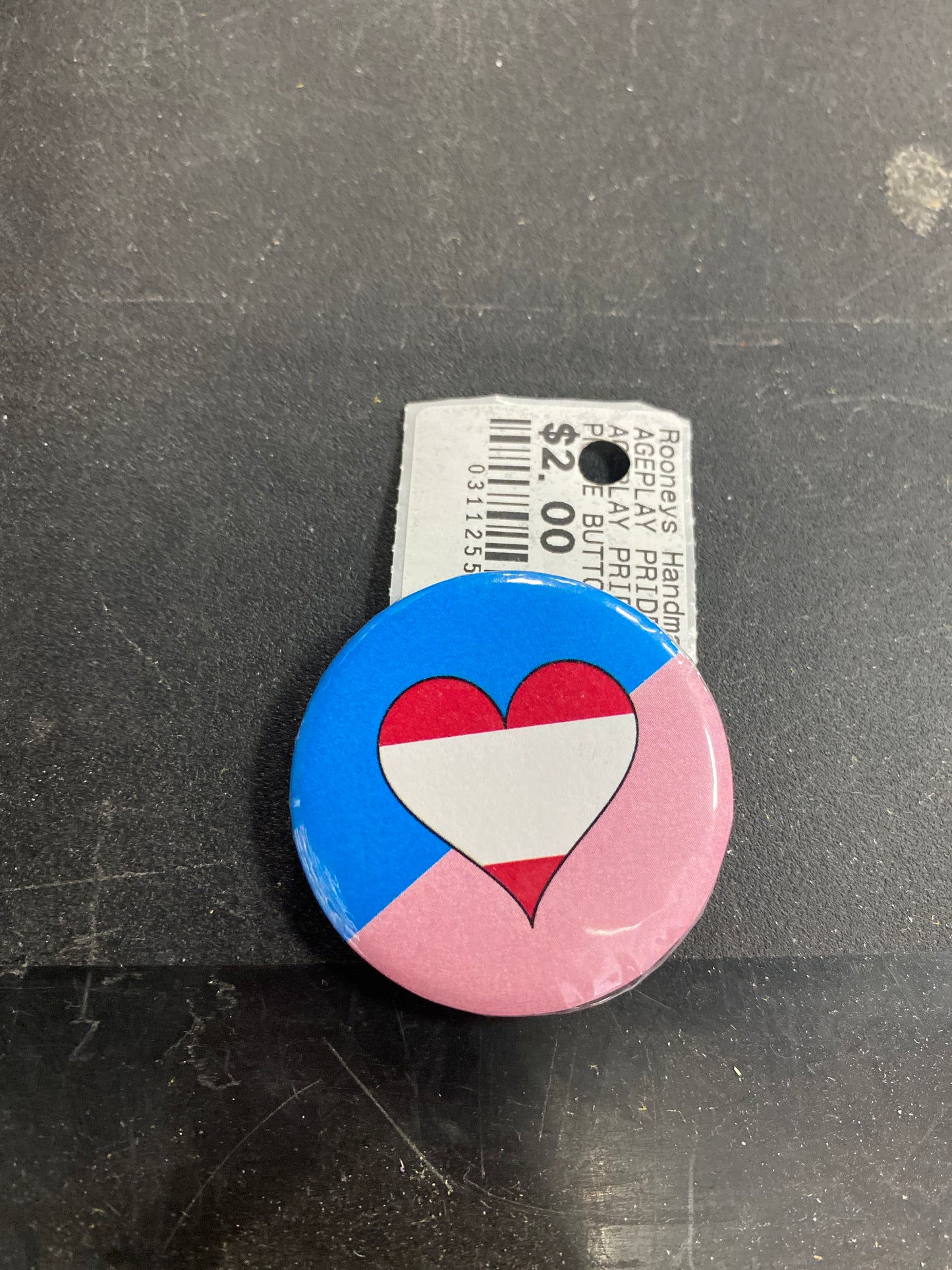 AGEPLAY PRIDE FLAG BUTTON
