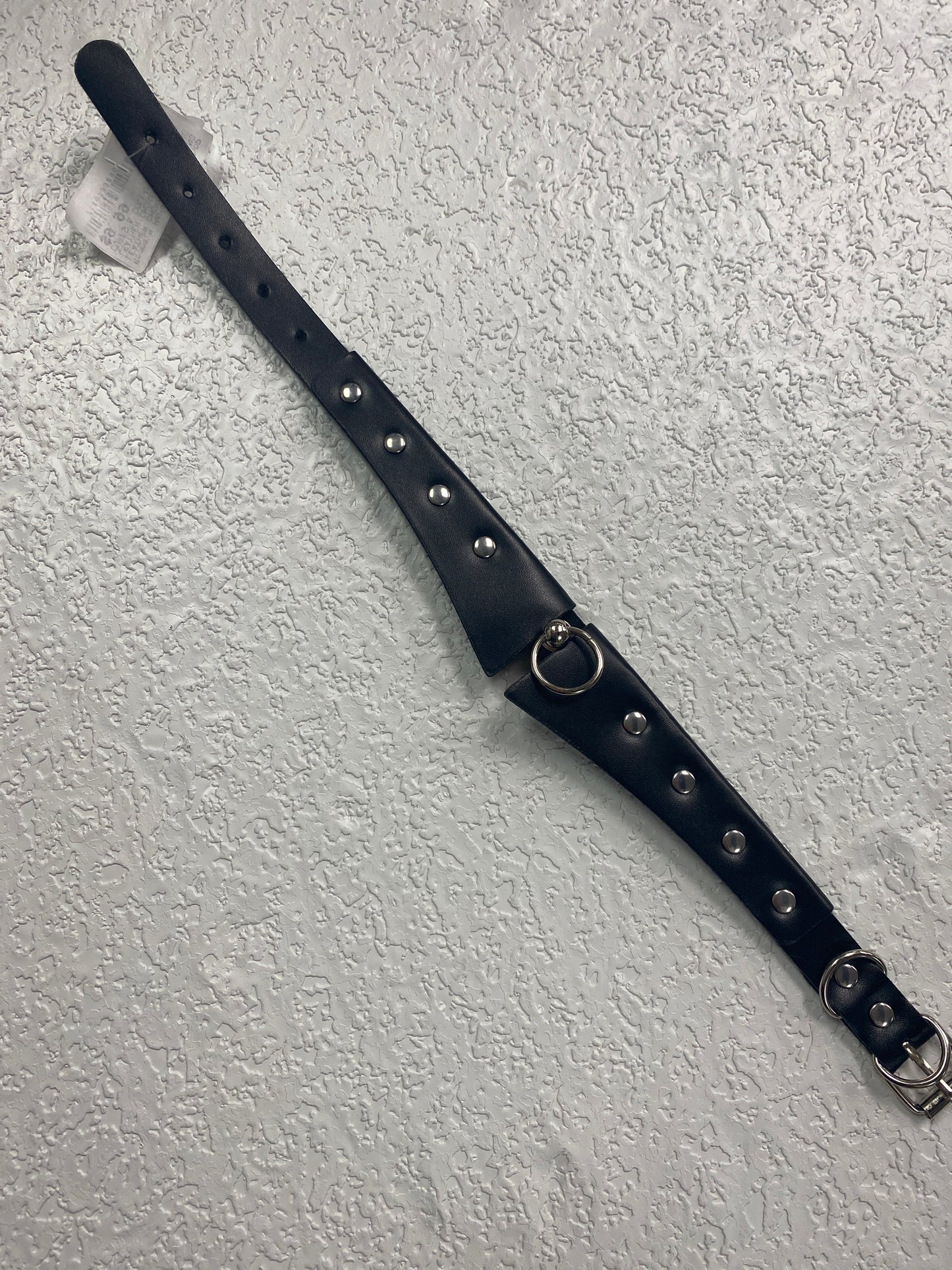 LEATHER CHOKER WITH O RING