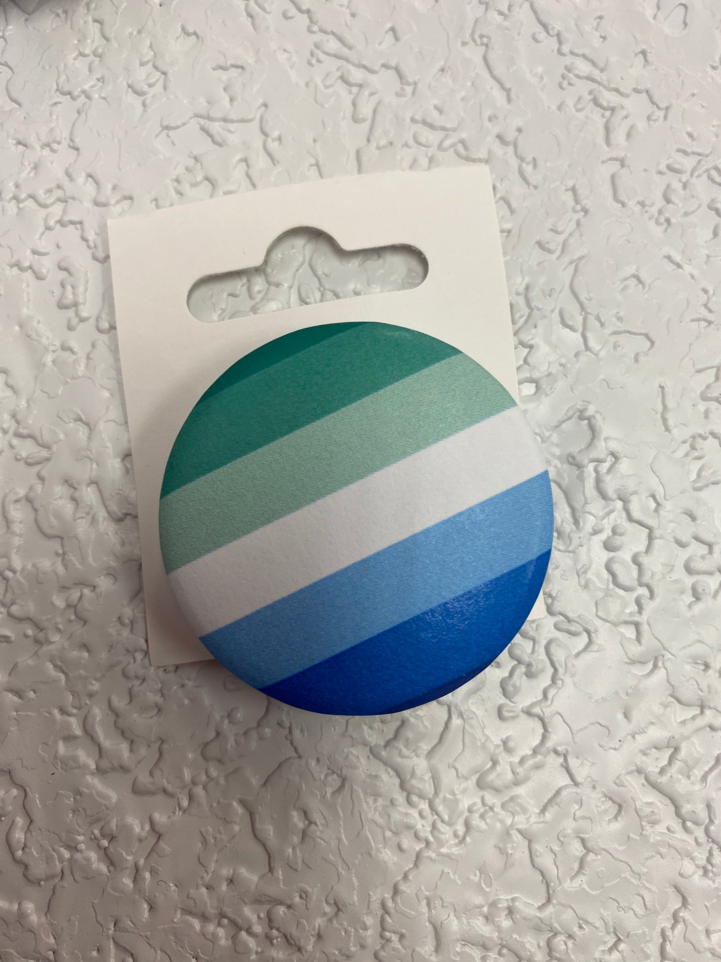 GAY MEN PRIDE FLAG BUTTON