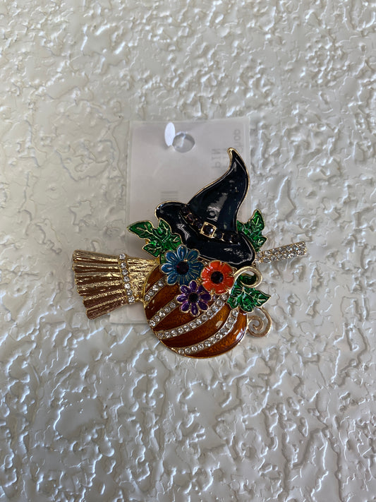 SPARKLING WITCH HAT PIN