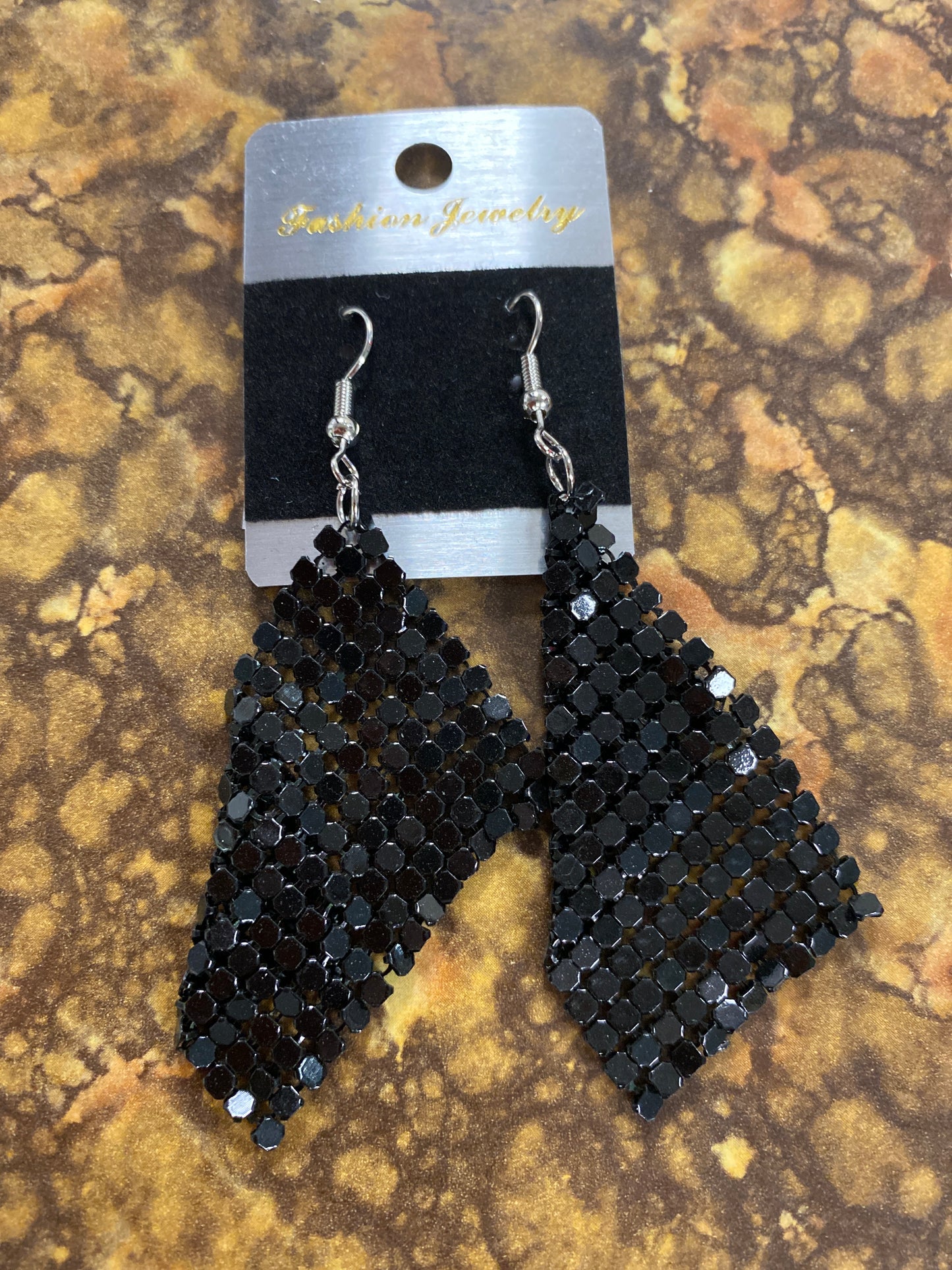 BLACK DROP EARRINGS
