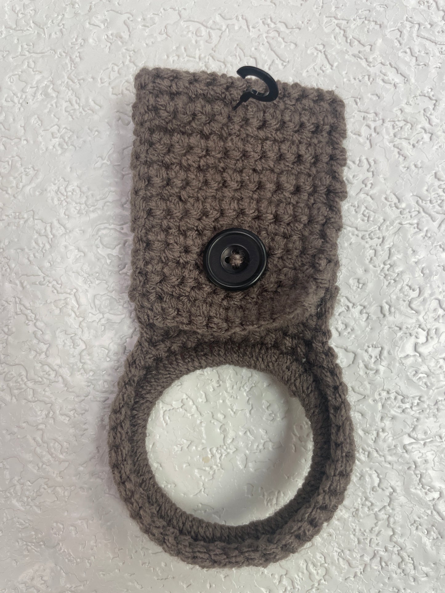 TEATOWEL HOLDER DARK TAUPE BLACK BUTTON
