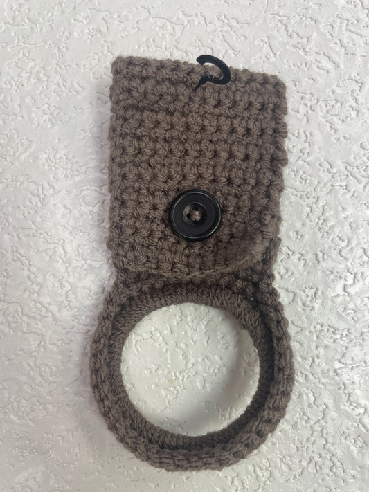 TEATOWEL HOLDER DARK TAUPE BLACK BUTTON