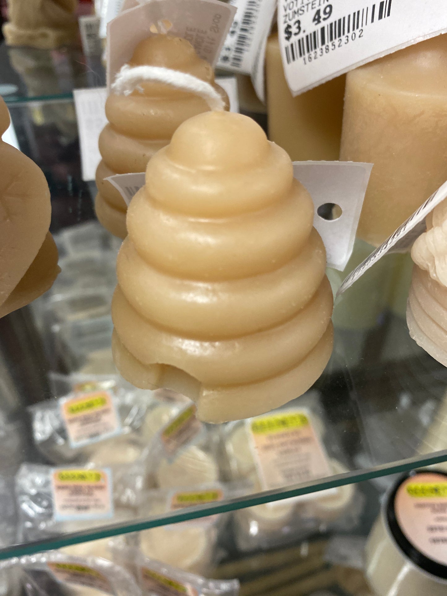 BEEHIVE BESSWAX CANDLE