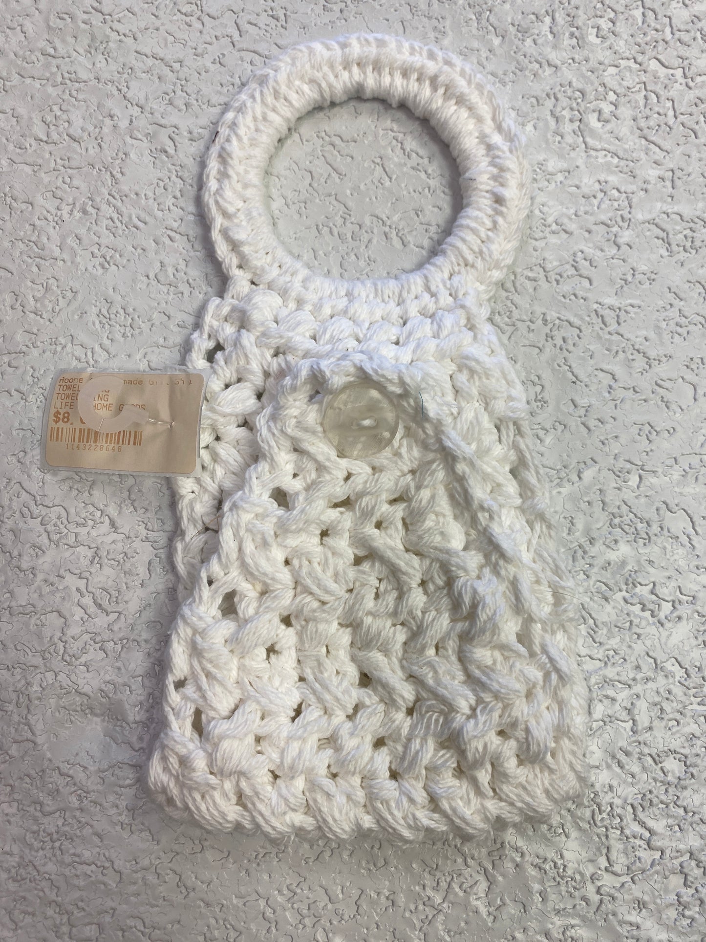 WHITE TOWEL RING
