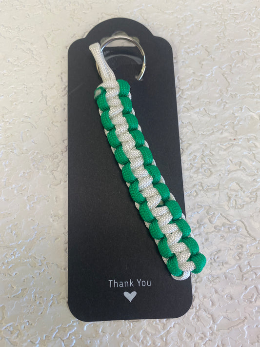 PARACORD KEYCHAIN MEDIUM COBRA GREEN WHITE