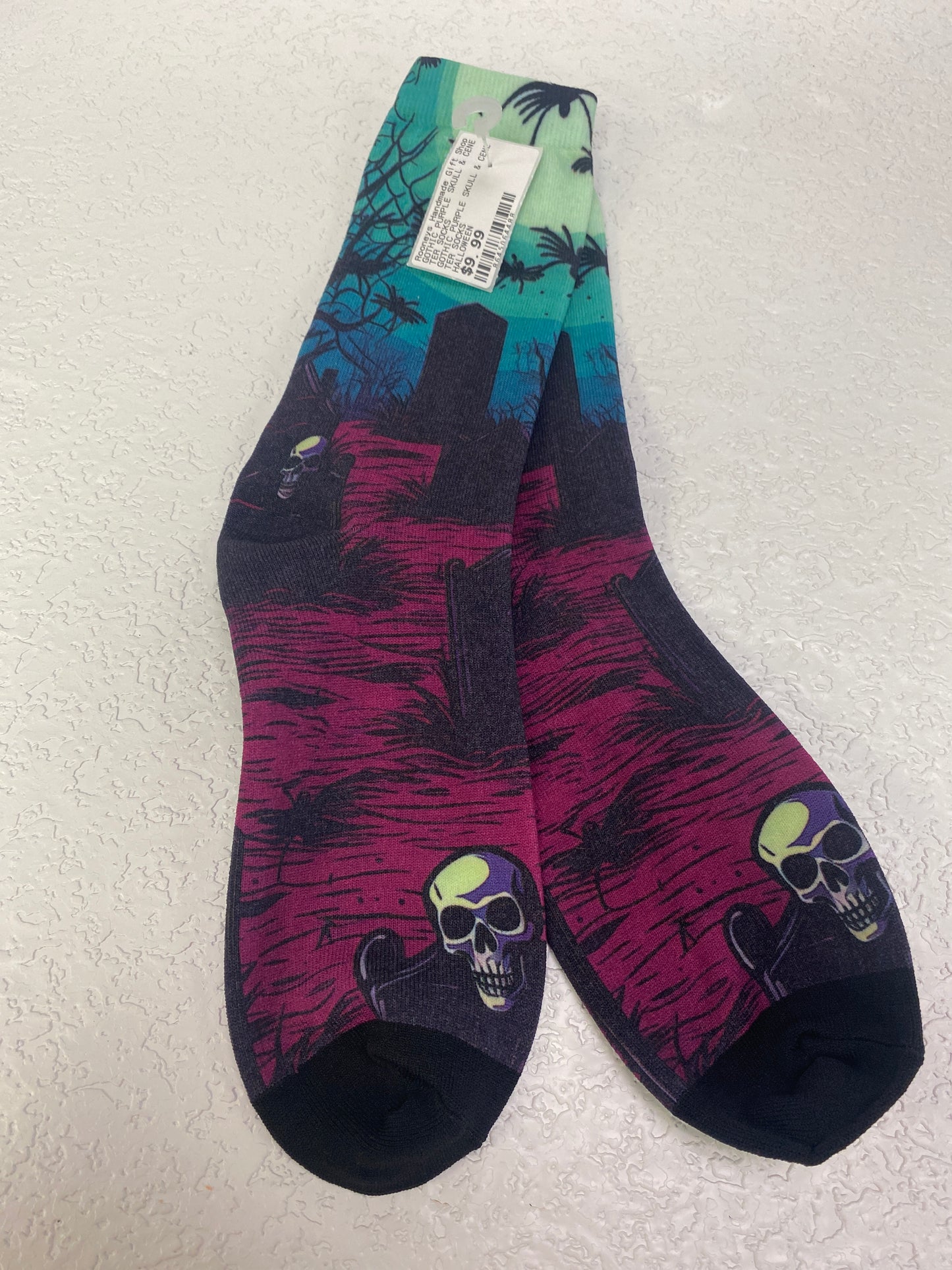 GOTHIC PURPLE SKULL & CENETER SOCKS