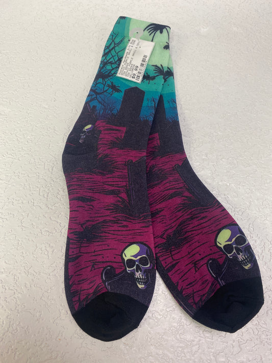 GOTHIC PURPLE SKULL & CENETER SOCKS