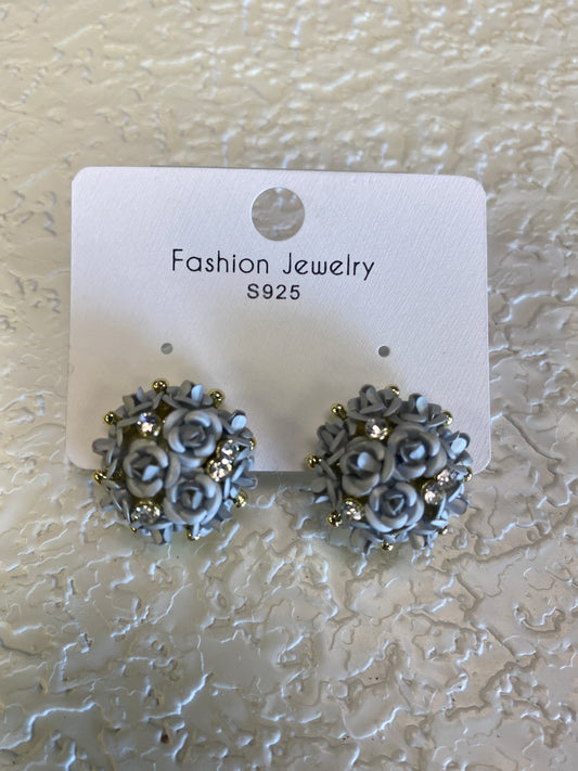 ROSE FLOWER STUD EARRINGS GREY