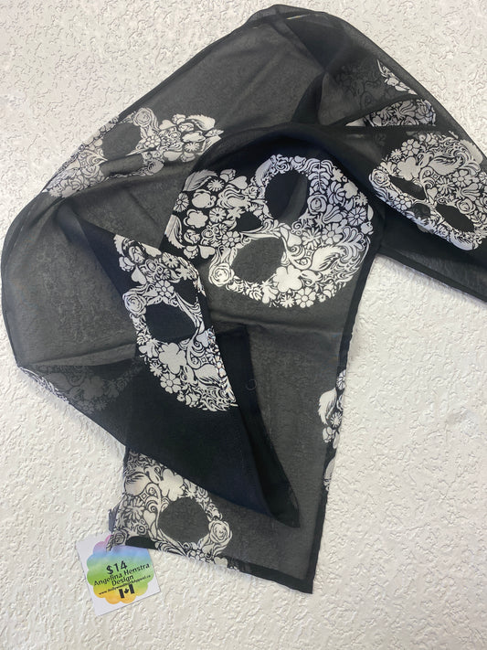 SCARVE BLACK WHITE SKULL