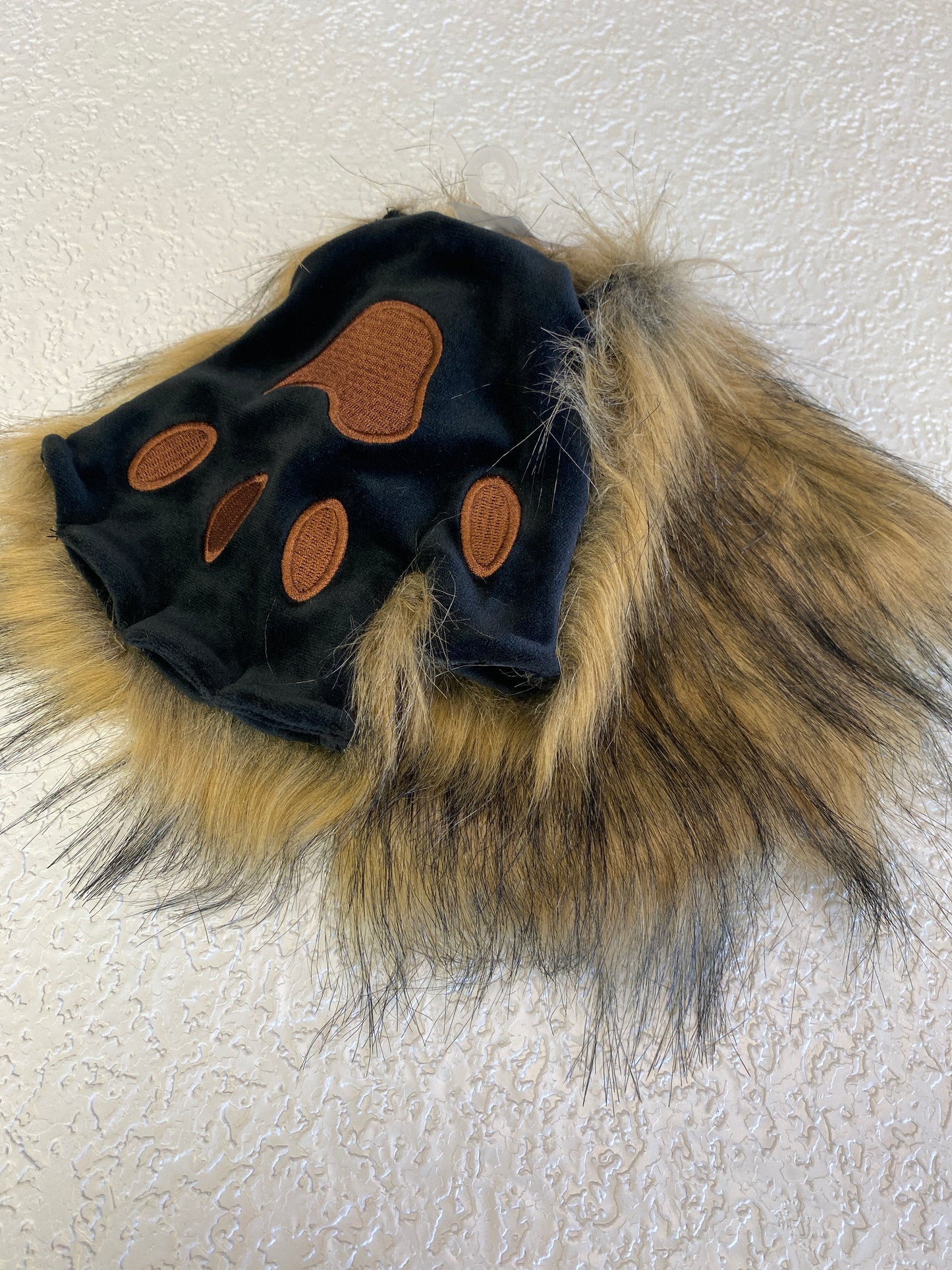 BROWN WOLF PAW FINGERLESS GLOVES