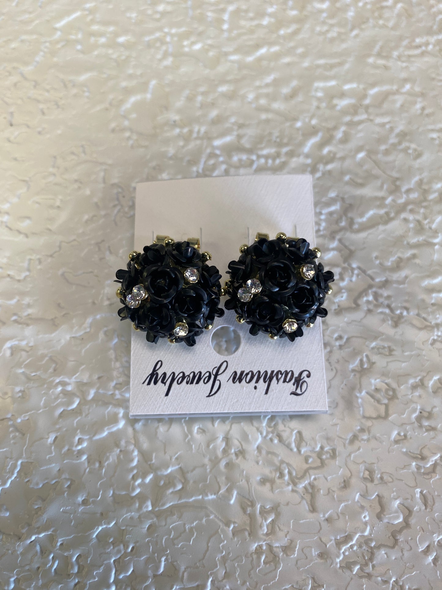 ROSE FLOWER STUD EARRINGS BLACK