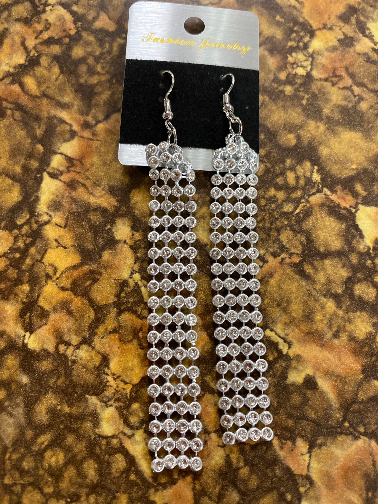 SILVER DANGLING EARRINGS