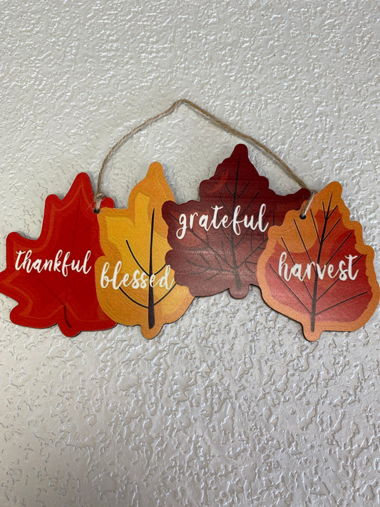RUSTIC WOODEN AUTUMN LEAVES DECOR