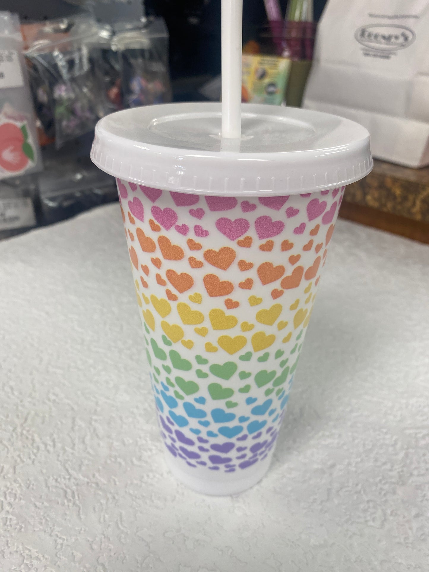 RAINBOW HEARTS WHITE COLOUR CHANGE CUP