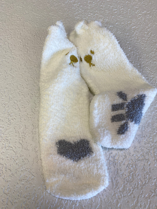 COZY FLEECE CAT PAW SOCKS WHITE