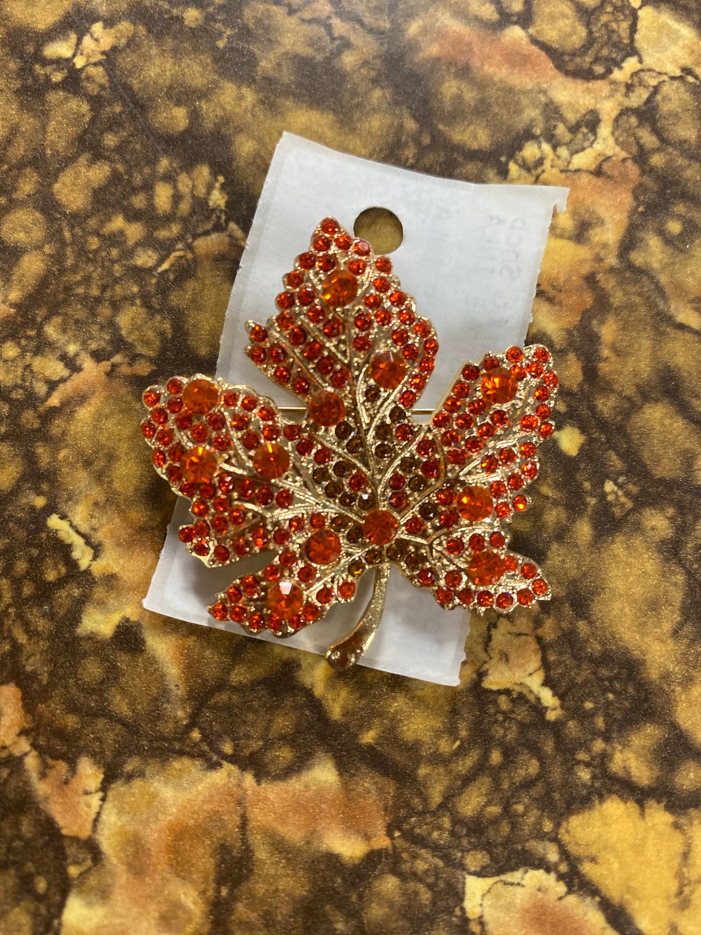MAPLE LEAF RHINESTONE INLAID BROOCH