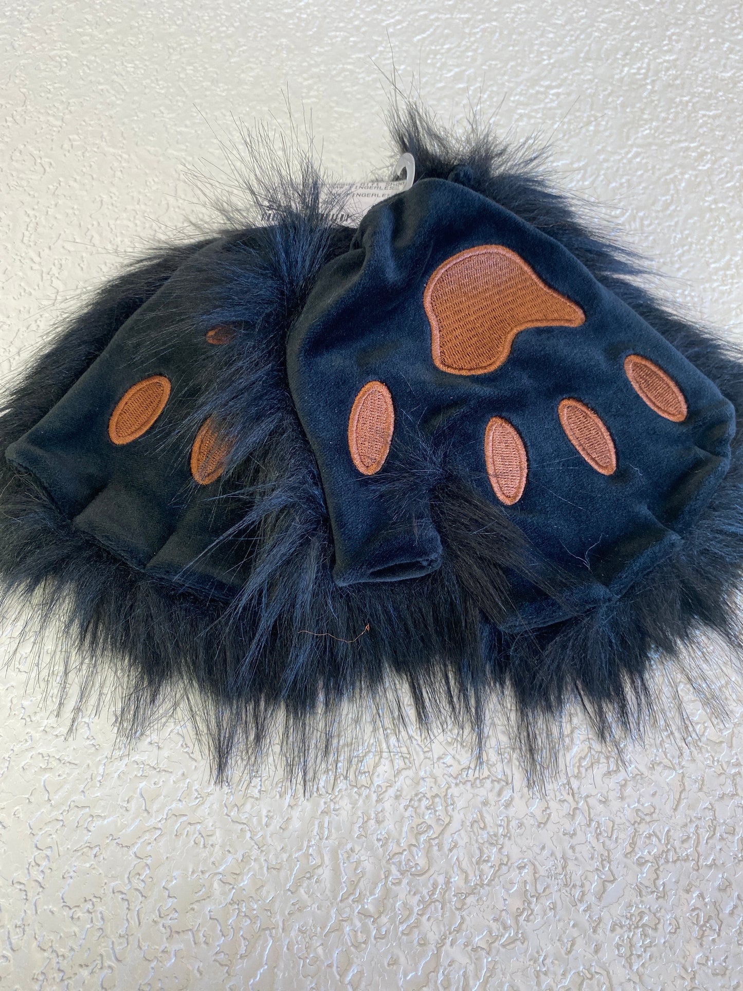 BLACK WOLF PAW FINGERLESS GLOVES