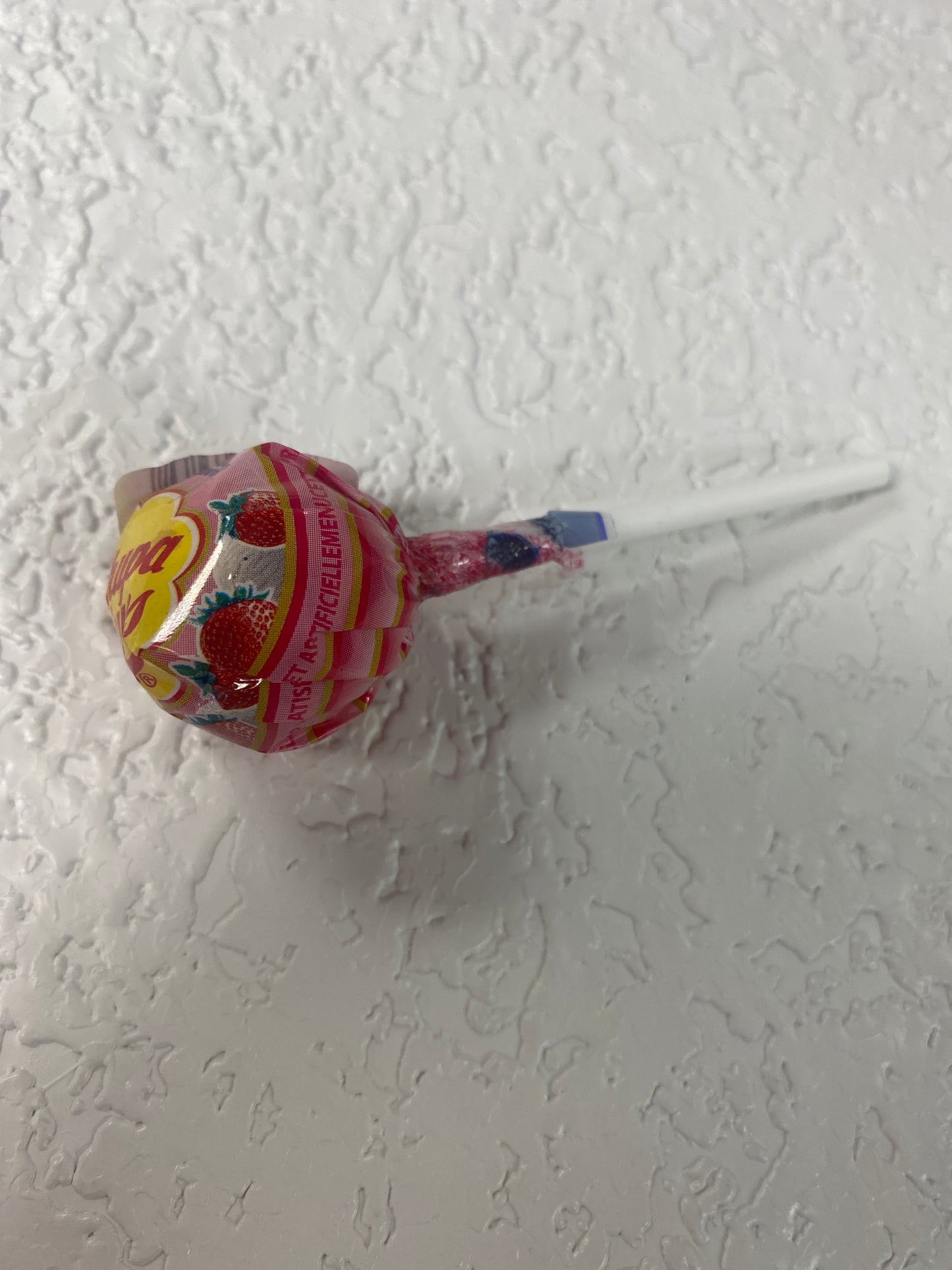 CHUPA CHUPS SUCKER CREAMY STRAWBERRY