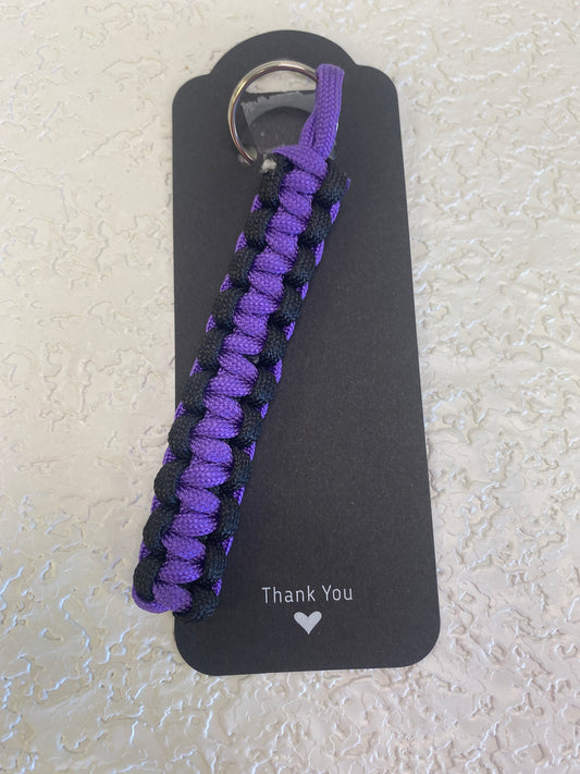 PARACORD KEYCHAIN MEDIUM COBRA PURPLE BLACK
