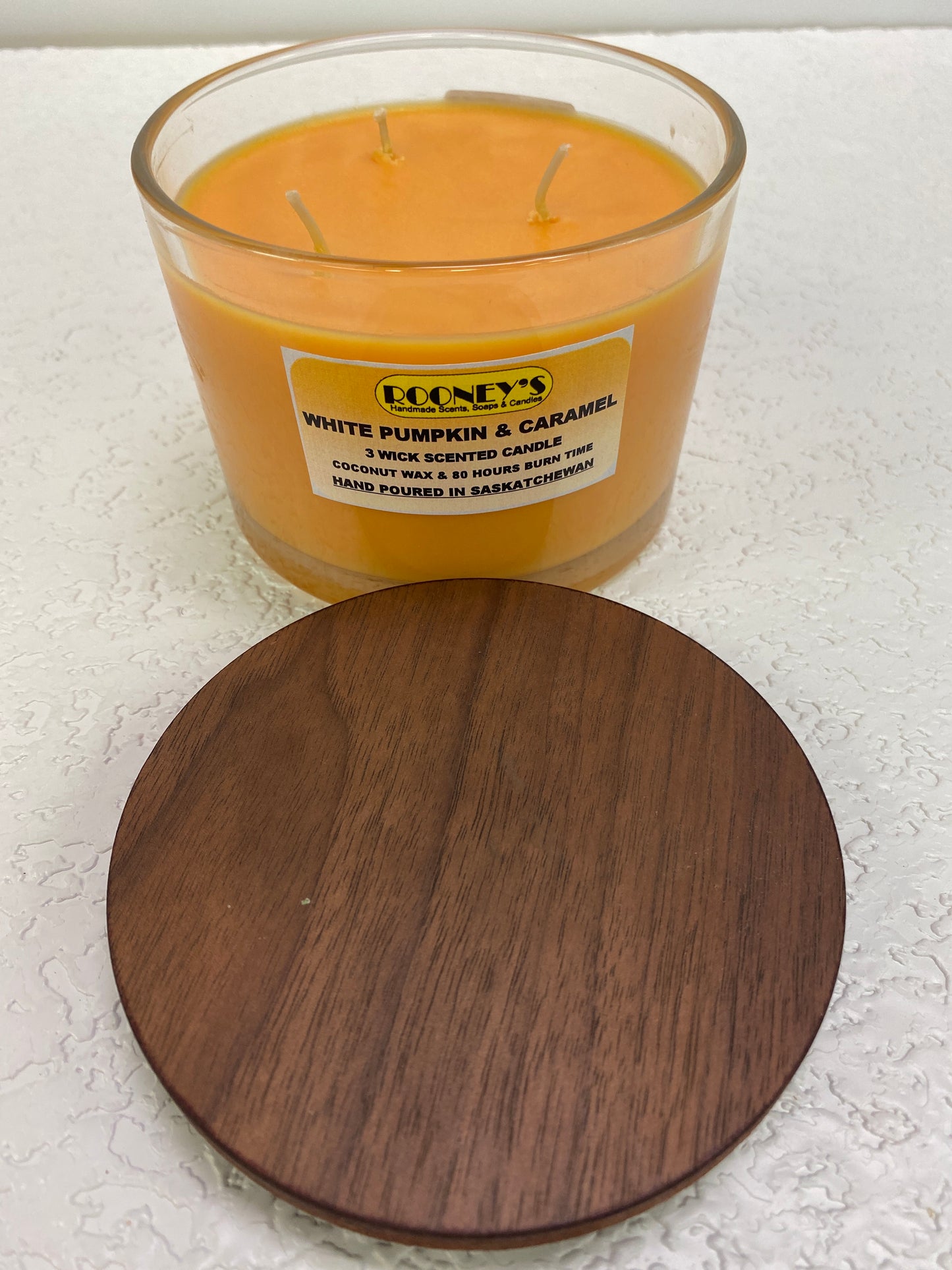 WHITE PUMP & CARAMEL CANDLE 350G