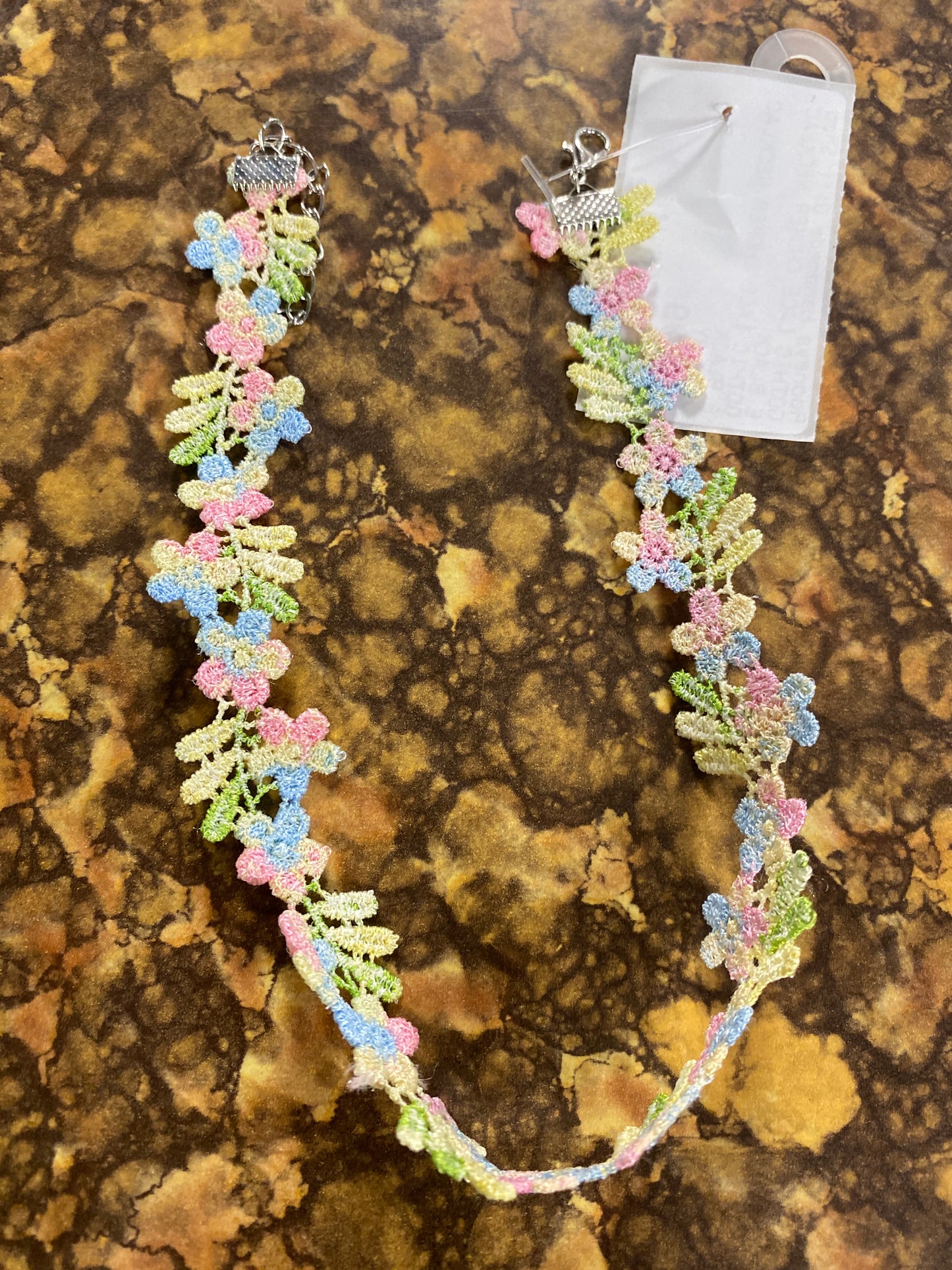 PASTEL RAINBOW FLOWER CHOKER