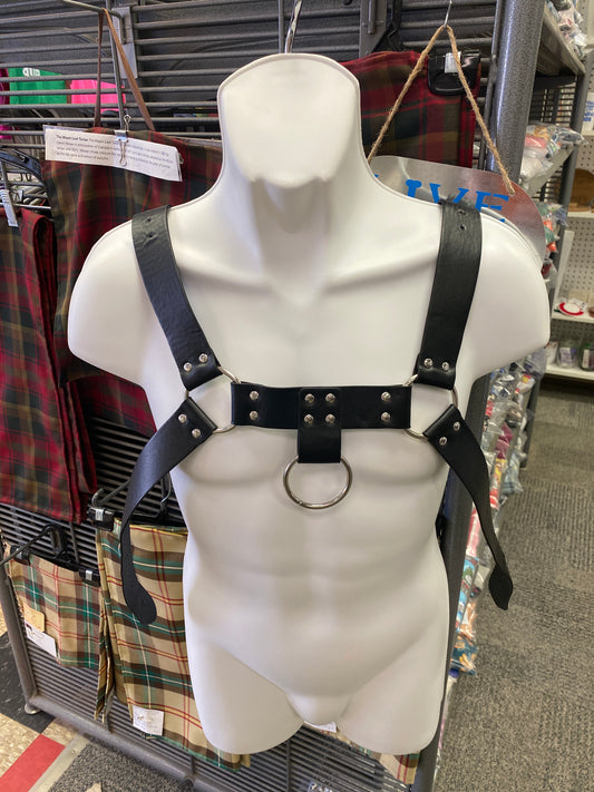 BLACK LEATHER CHEST HARNESS
