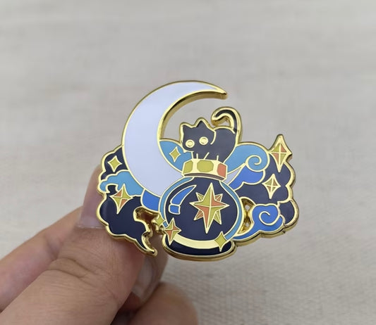 MOON KITTY PIN